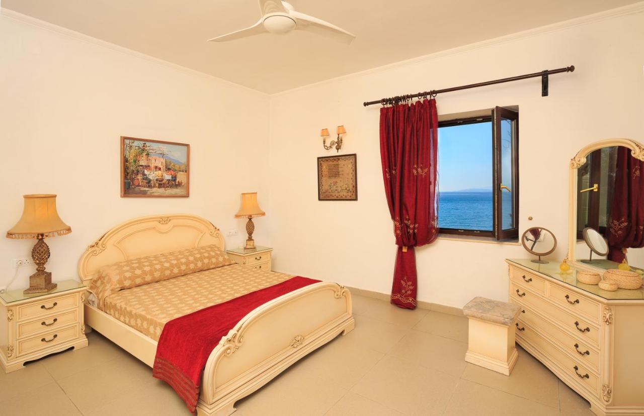 Villa Quietude Agios Stefanos Avliotes  Buitenkant foto